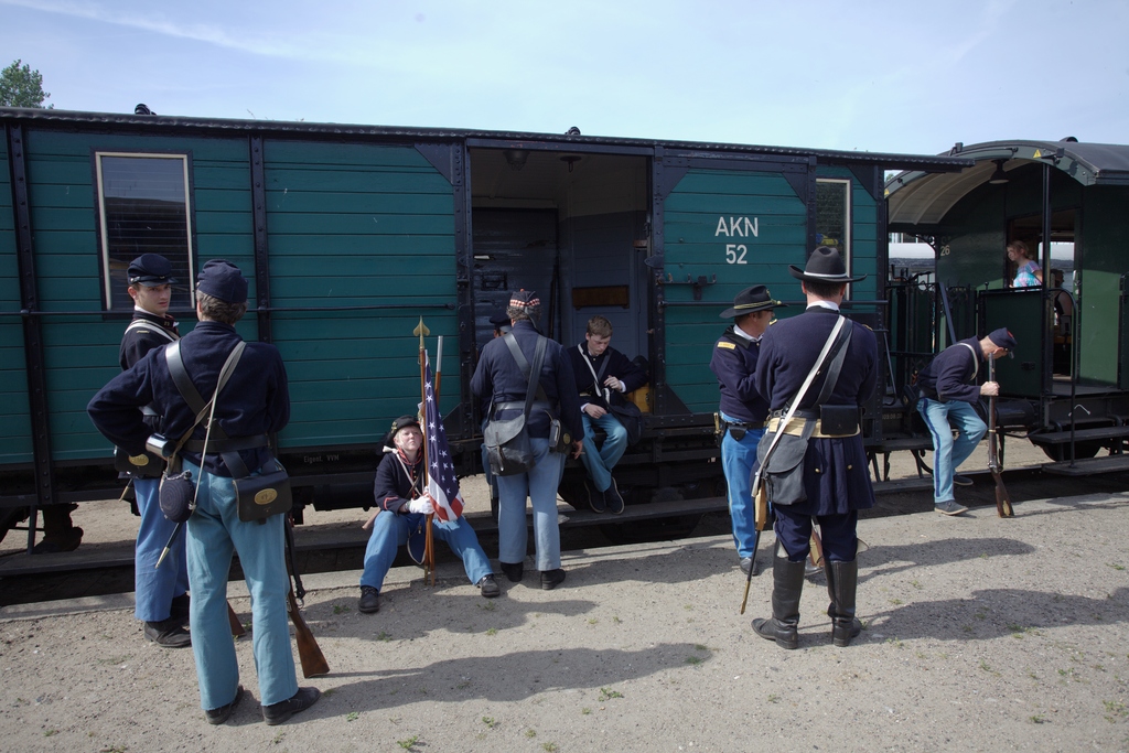 IMAGE: http://wavehh.dyndns.org/photos/edits201212/.medpics/img_9732__schoenberger_edit1_med.jpg